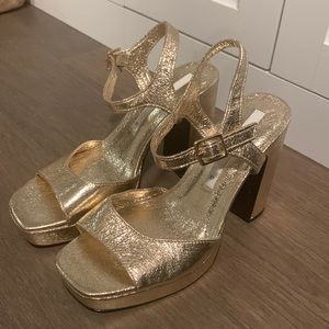 Gold Zara heels approx 4 inch heels, size 37 (7 US size)